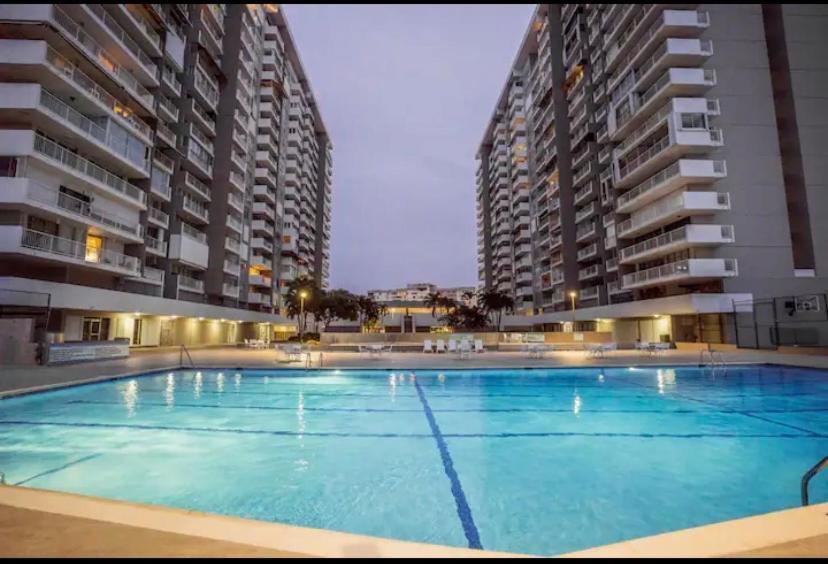 Downtown Beachfront Isla Verde Luxury Apartment San Juan Buitenkant foto